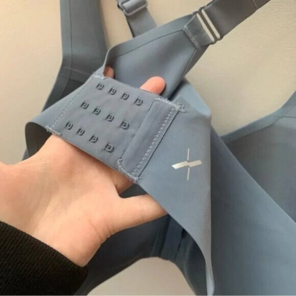 Knix Catalyst Grey Front Zip Sports Bra 8 - Picture 5 of 9